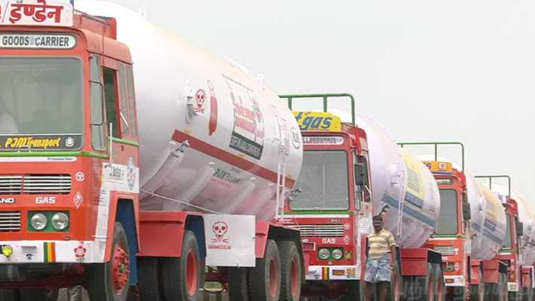 LPG லாரி உரிமையாளர்கள் காலவரையற்ற வேலை நிறுத்தம் தொடங்கியது….