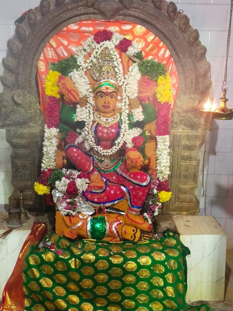 தமிழகத்தில் சிறிய வழிபாட்டுத் தலங்கள் திறப்பு: பக்தர்கள் தரிசனம்…