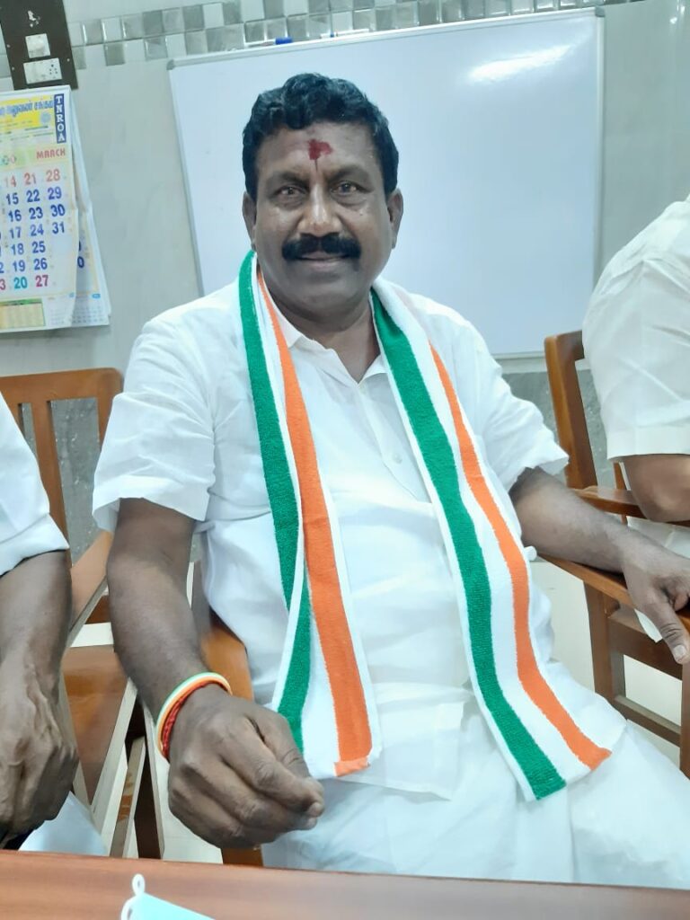 காரைக்குடி தொகுதி:  8 வது சுற்று காங்.,வேட்பாளர் மாங்குடி தொடர்ந்து முன்னிலை,..