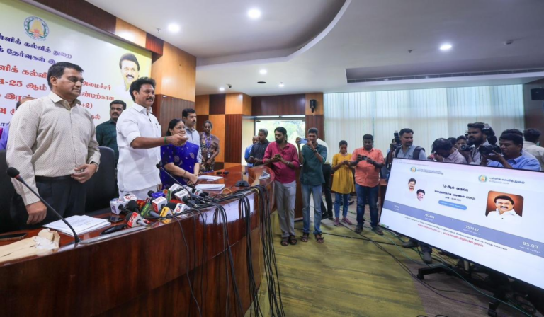 பிளஸ் 2 தேர்வு முடிவுகள் வெளியீடு: 95.03% மாணவர்கள் தேர்ச்சி இந்தாண்டும் மாணவிகளே அதிக தேர்ச்சி..