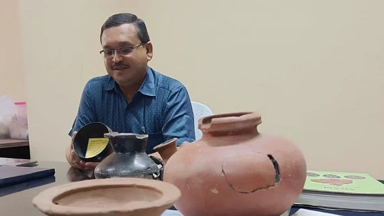 “கீழடி அகழாய்வு அறிக்கையை திருத்தச் சொல்வது குற்றம், அநீதியானது” : தொல்பொருள் ஆய்வாளர் அமர்நாத் ராமகிருஷ்ணன் …