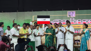 புதிய கட்சி தொடக்கம்: அண்ணா, எம்ஜிஆர், ஜெ. உருவம் பொறித்த கொடி அறிமுகம் செய்தார் சசிகலா…