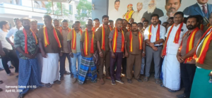 காரைக்குடியில் ஆட்டோ ஓட்டுனர்கள் தவெக-வில் இணைந்தனர்…