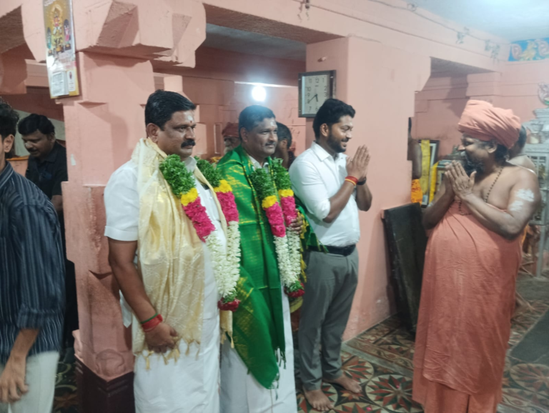 குன்றக்குடி பொன்னம்பல அடிகளாரைச் சந்தித்து ஆசி பெற்றார் அமைச்சர் டி.கே.பிரபு..