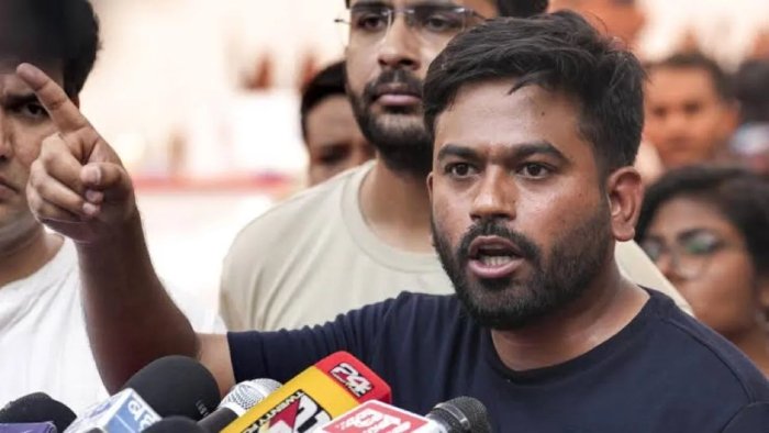 “மோடி பிரதமர் வேலையை விட்டுவிட்டு முழுநேர Influencer ஆகலாம்” : அபிஜீத் திப்கே விமர்சனம்…