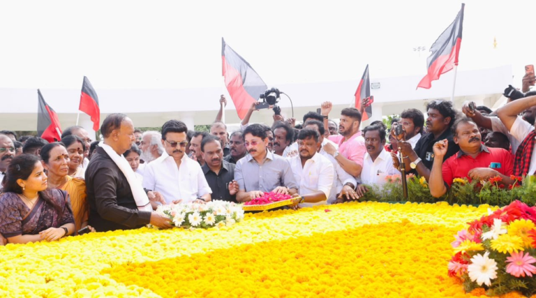 “நவீன தமிழகத்தை உருவாக்கிய சிற்பி கலைஞர்” : 8ம் ஆண்டு நினைவு நாளையொட்டி மு.க.ஸ்டாலின் புகழாரம்..